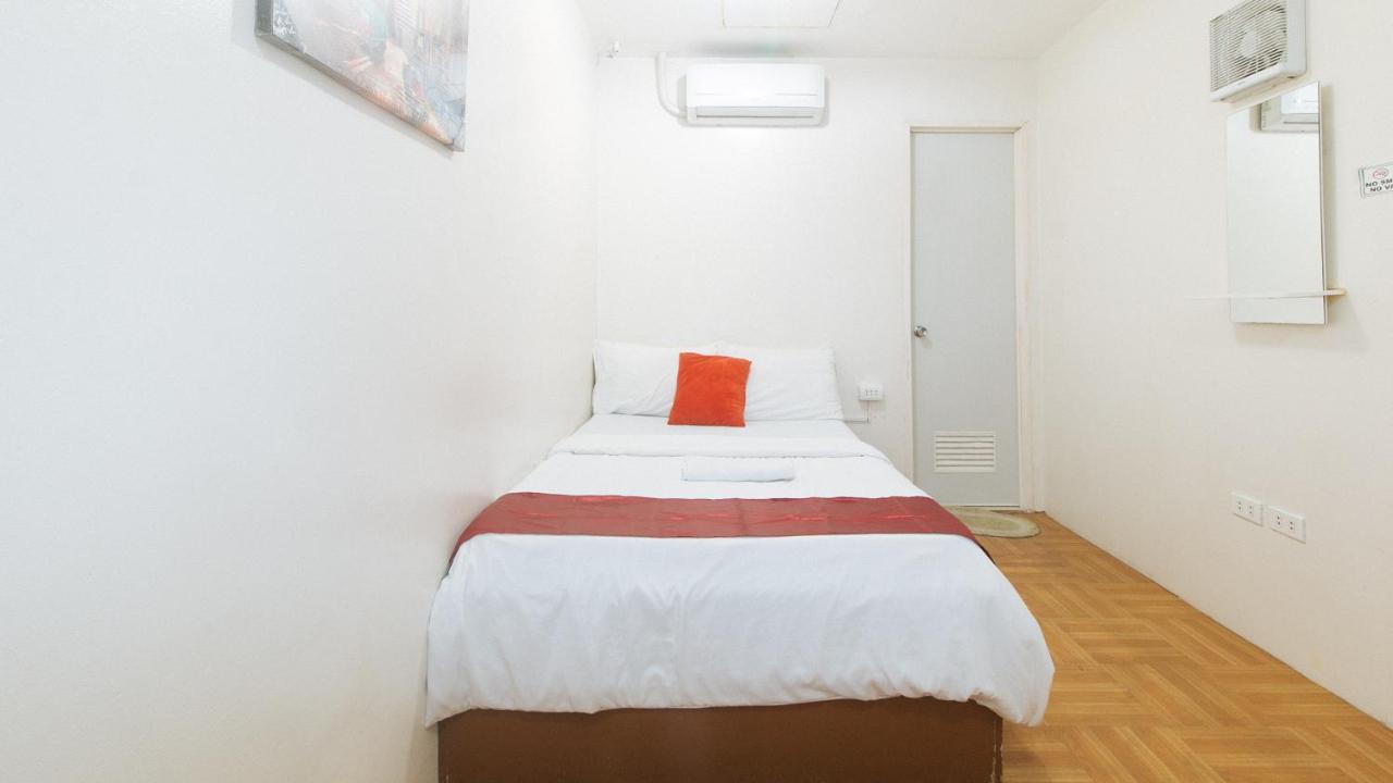 Nearest Hostel Pasay City By Reddoorz Exterior photo